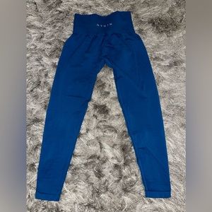 NVGTN LEGGINGS. NEVER WORN.